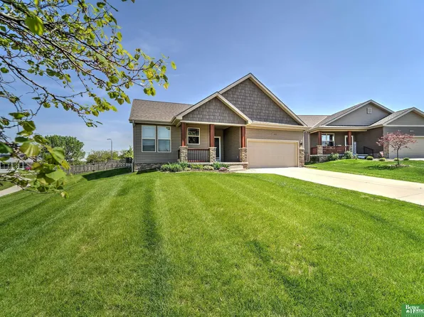 15801 Jardine Cir, Bennington, NE 68007