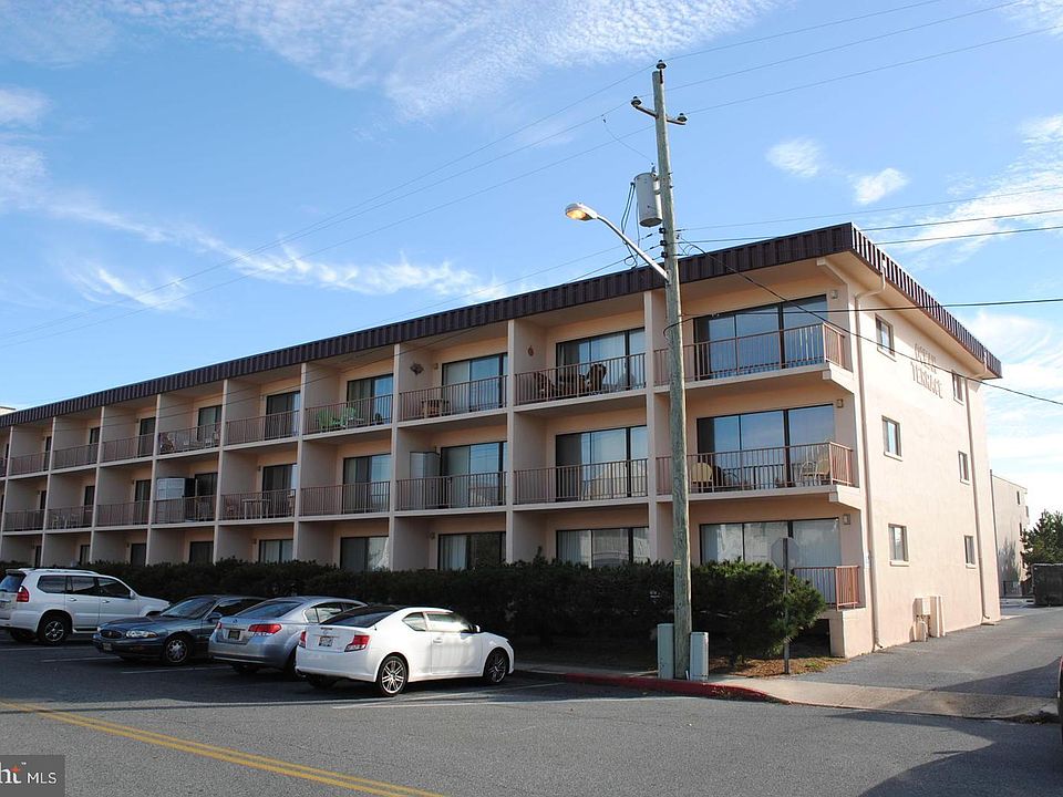 1st image of 13 E 69th St #107