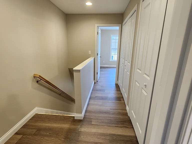 525 W Jennings St #B — Photo 8