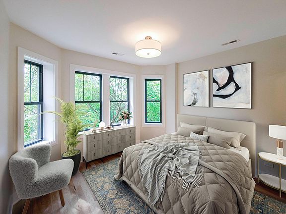 2nd image of 4855 N Seeley Ave #2C