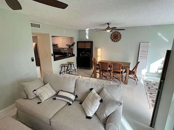 5th image of 900 River Reach Dr APT 202