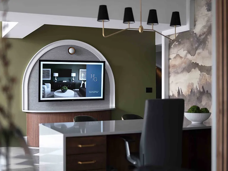 Leasing center