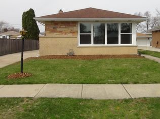 7316 W Greenleaf St, Niles, IL 60714