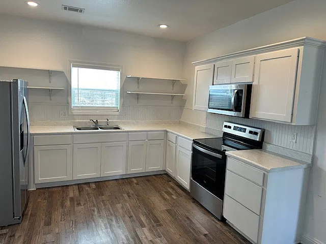 100 Alexander Street - 1 — Photo 3