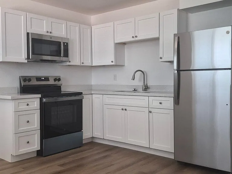 3634 E Monte Vista Rd #7 — Photo 2