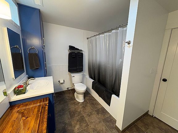 4th image of 225 1st St NW