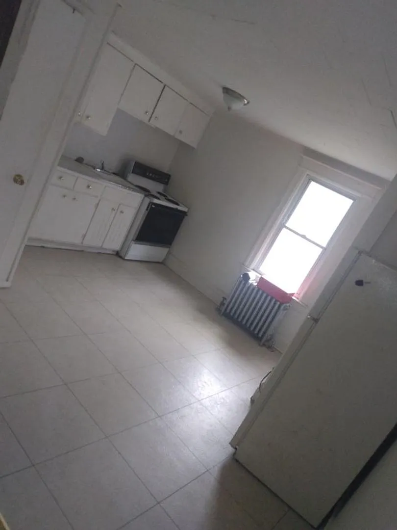 Spencer — Photo 2