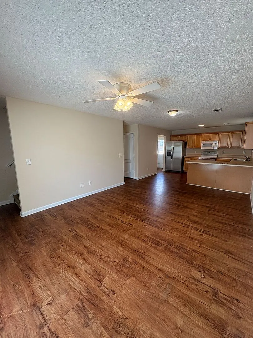 Building Photo - 124 Fern Ridge Ct