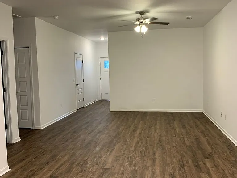 401 Alex Jordan Dr — Photo 3
