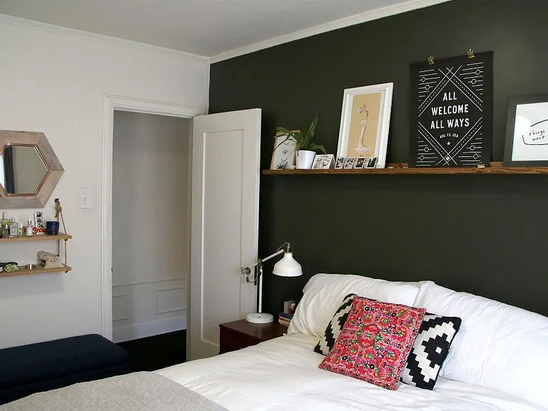Cozy and Quiet Bedroom in Charming 2 BDR/1 BA Retro Row Duplex Apartment.
