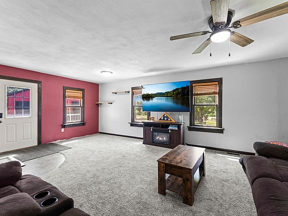 5th image of 42550 Cedarcrest Trl