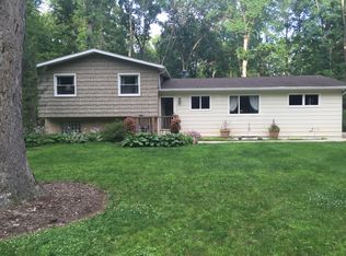 5805 Weaver Rd, Akron, OH 44319