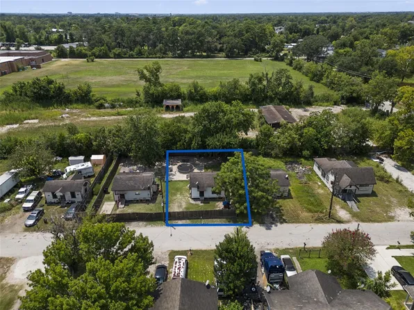 7333 Parkes St, Houston, TX 77088