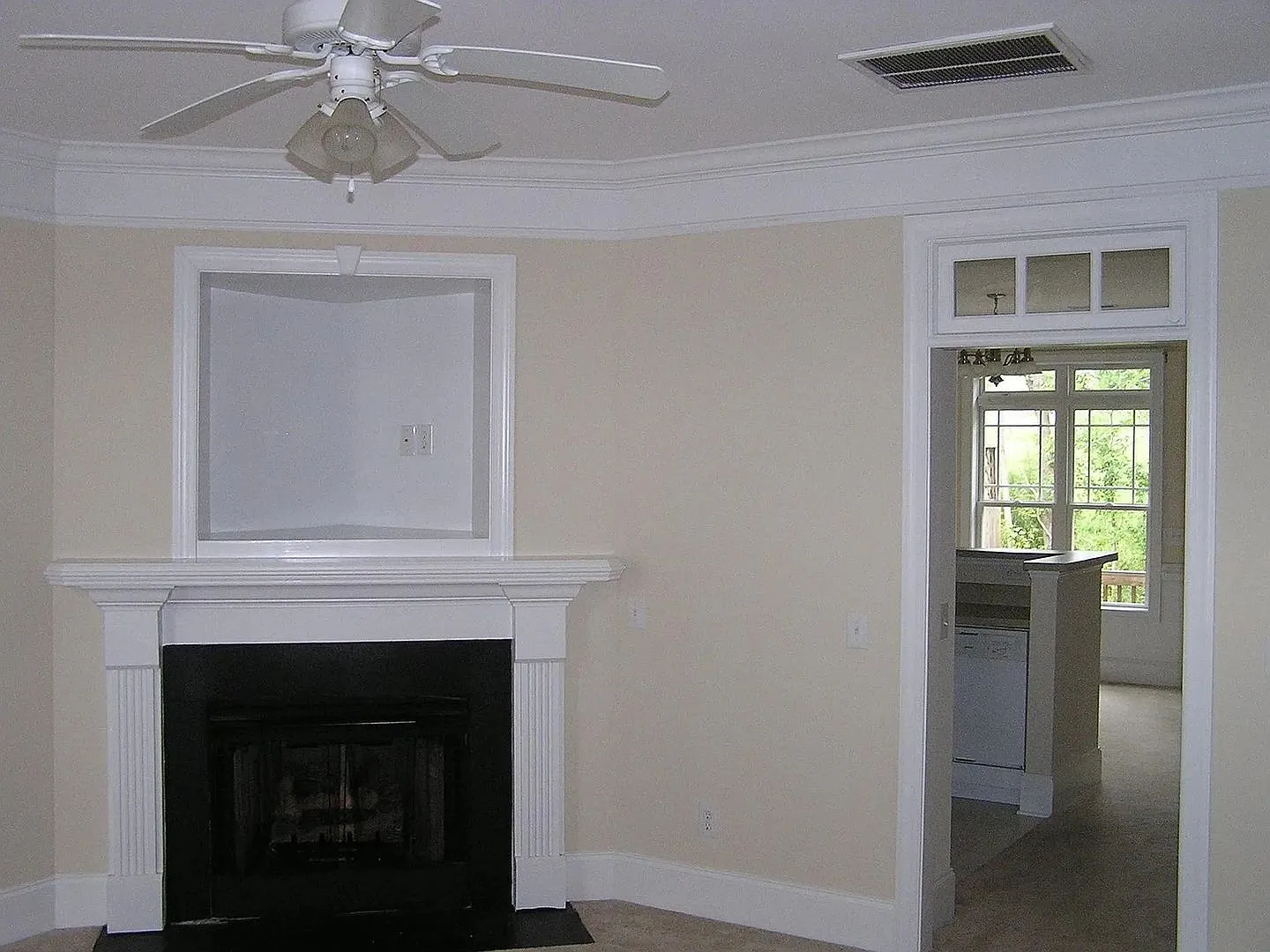 Room in 2 Bedroom Home at Windermere Dr — Photo 2