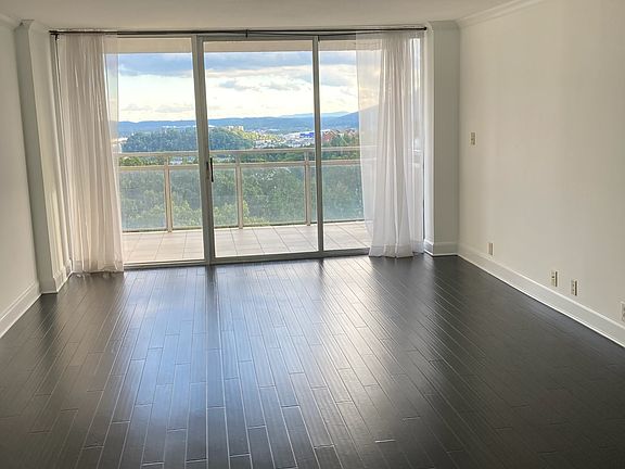 5th image of 1131 Stringers Ridge Rd APT 9F