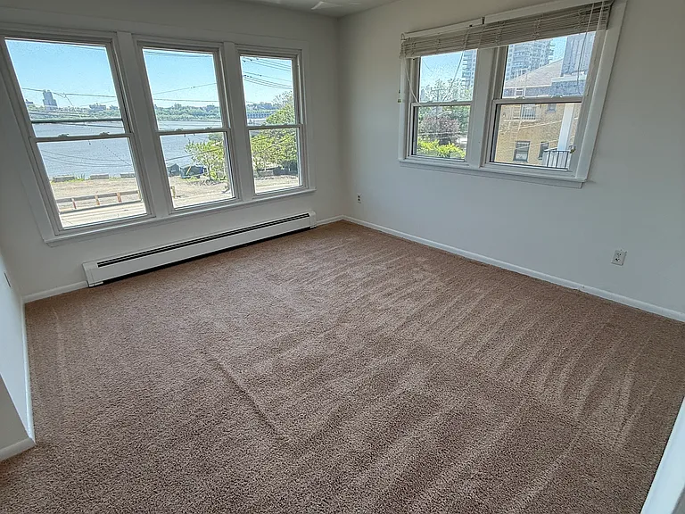 1276 River Rd #2 — Photo 11