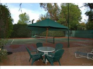 10505 Sarah St, North Hollywood, CA 91602
