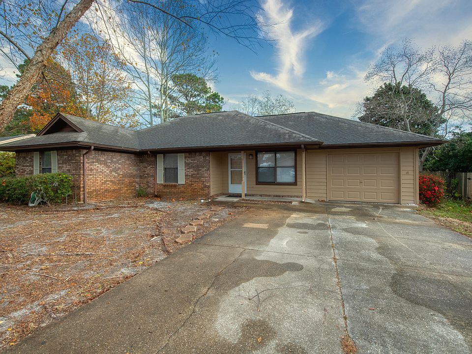 2nd image of 402 Rosewood Dr