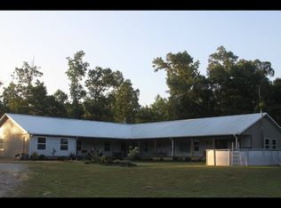 328 Autumn Trace Ln, Decaturville, TN 38329