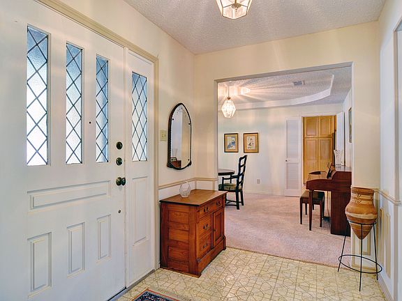 DSC_9340_EntryFoyer.jpg