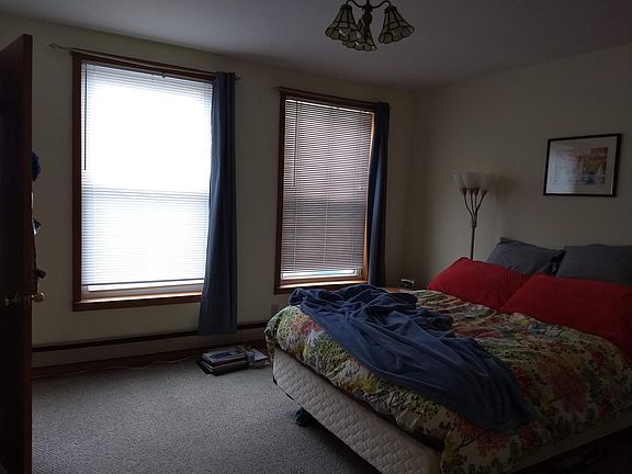 2nd image of 1726 N Wood St #2