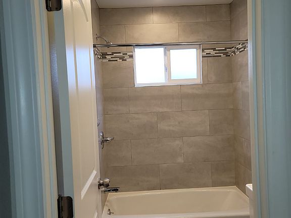 4th image of 730 E 17th St #3