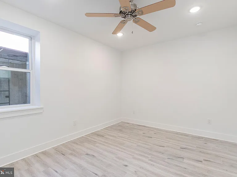 2412 W Master St #A — Photo 15