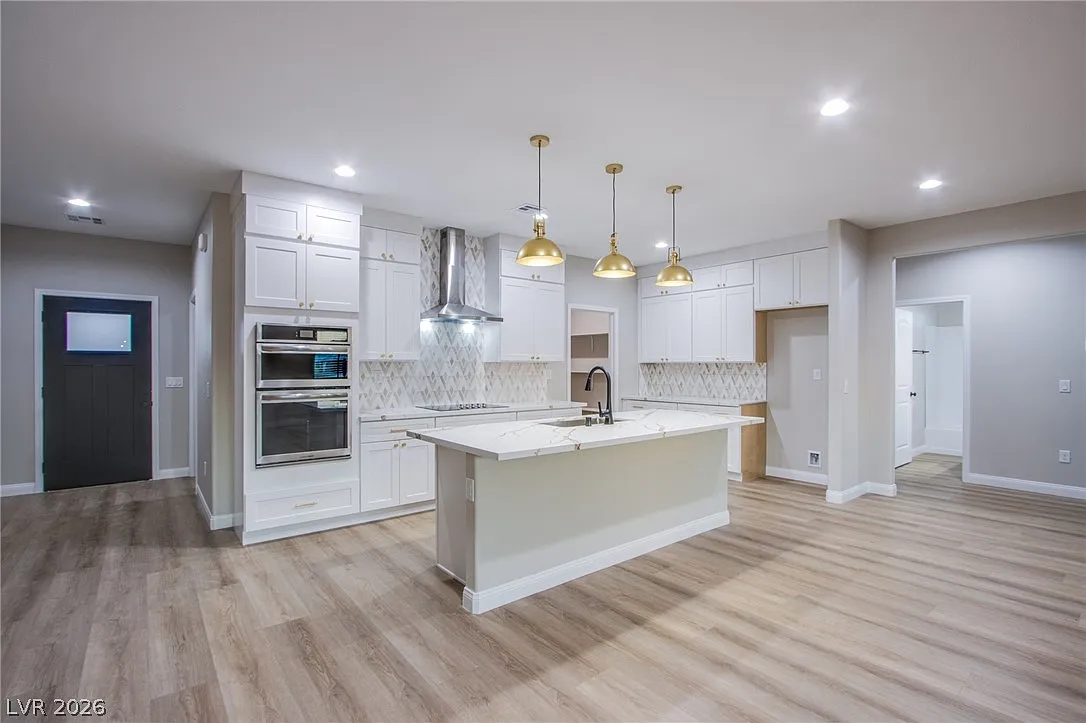 4 bed, 3.0 bath, 2242 sqft, $2,700 — Photo 3