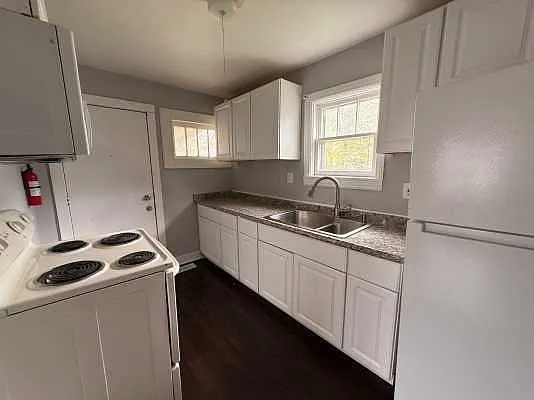 636 Florence St — Photo 18