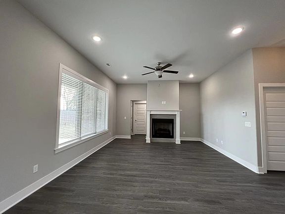 4th image of 6052 W Mecklin St
