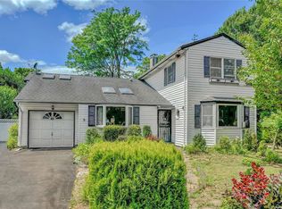 130 Hallock Rd, Lake Grove, NY 11755