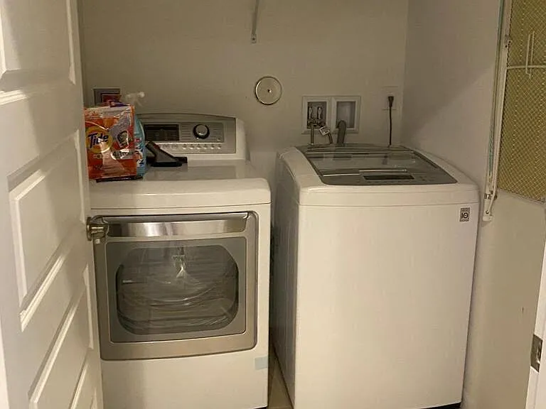 19103 NE 8th Ct — Photo 8
