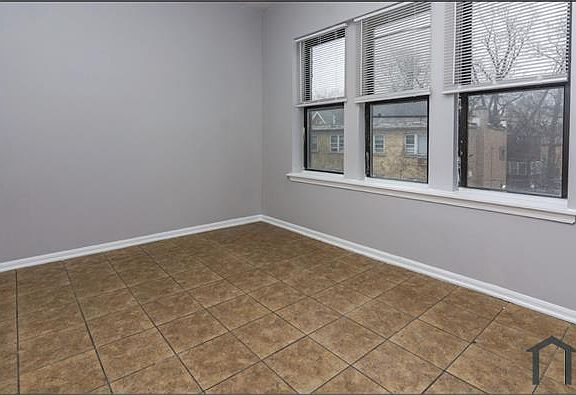 3rd image of 224 N Pine Ave APT 3N