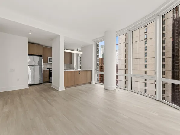 86 Fleet Place image 1 of 15