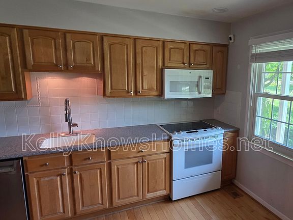 3rd image of 19651 Neptune Ct