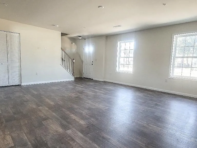 10 Skip Ln — Photo 5