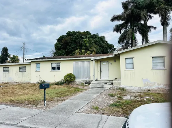 779 Barack Obama Boulevard, Pahokee, FL 33476