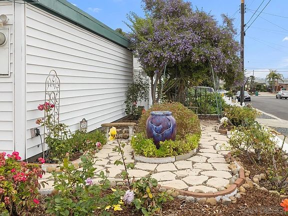4th image of 2431 Palace Dr