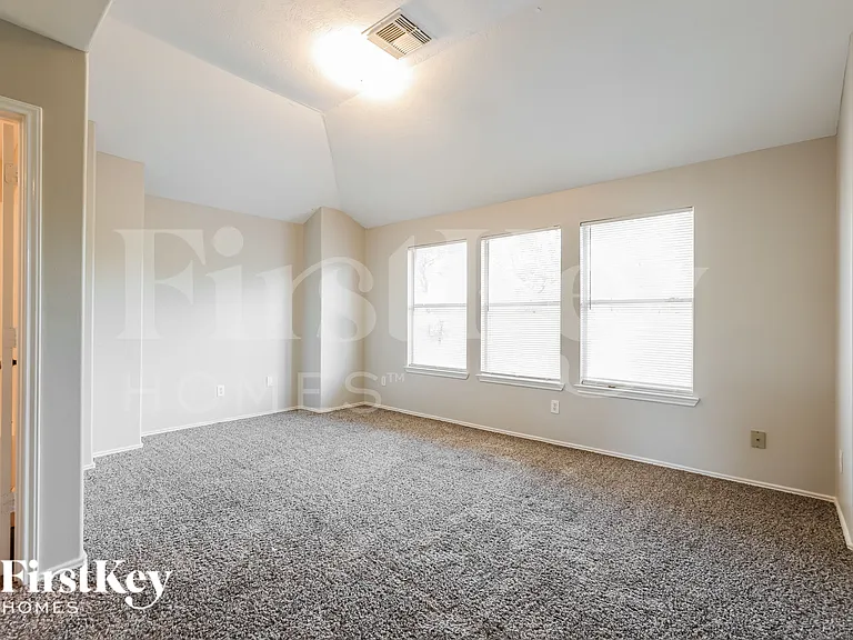 7507 Kennemer Dr — Photo 8