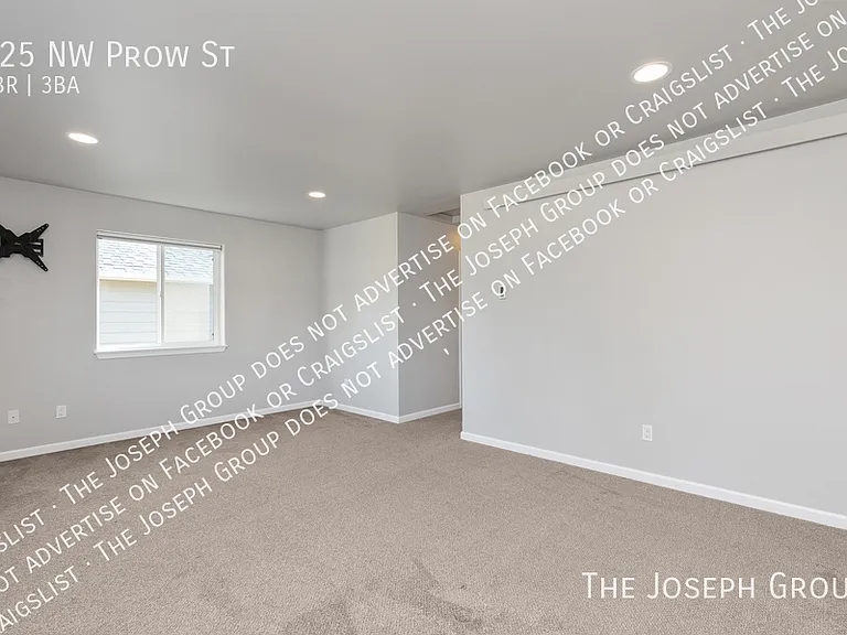 625 NW Prow St — Photo 26