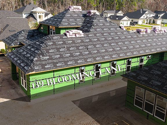 3rd image of 139 Blooming Ln
