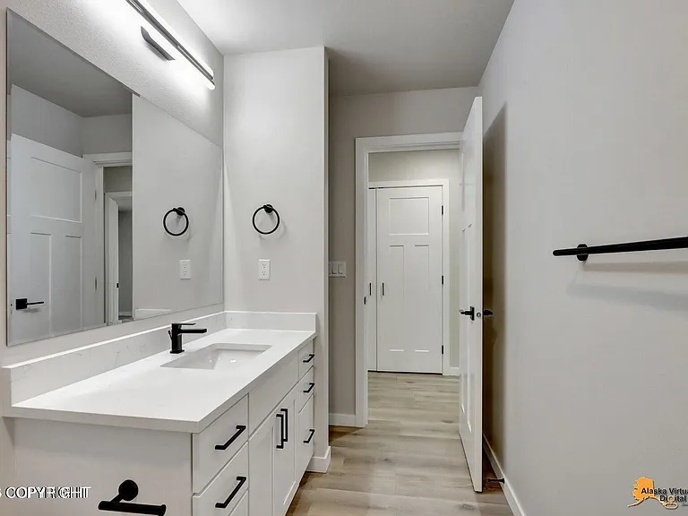 4251 W Ose St — Photo 9