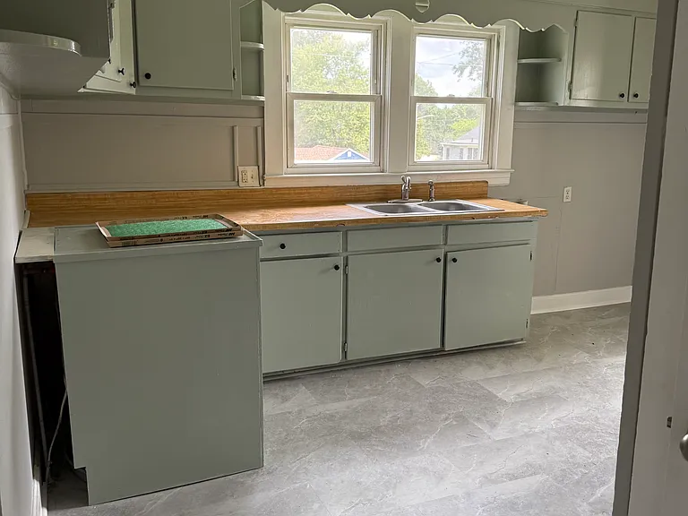 806 Garrison St — Photo 10