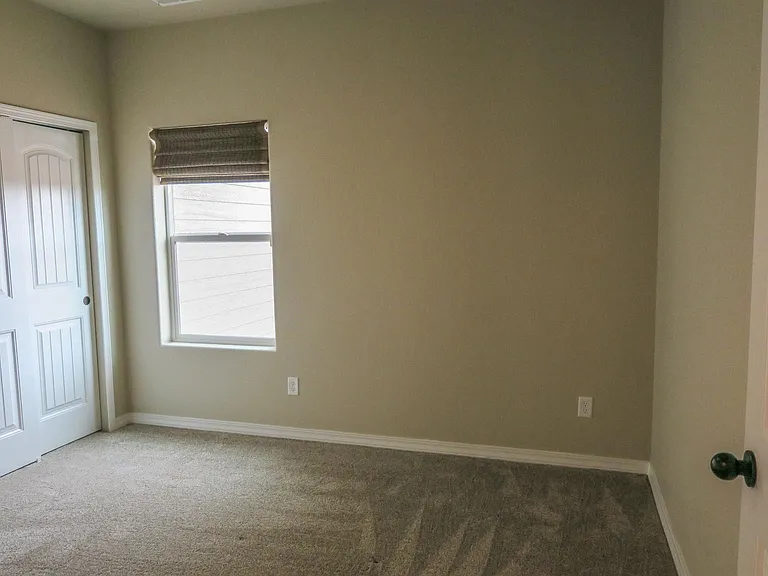 8011 Berwyn Loop — Photo 10
