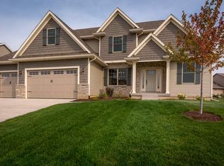 4692 57th Ave, Bettendorf, IA 52722