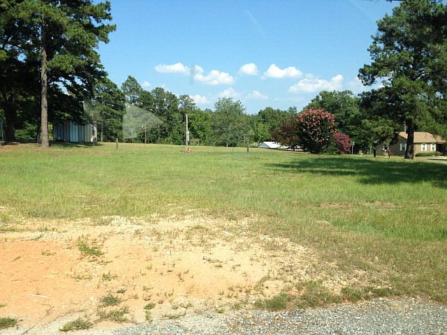 1st image of 19 Meadowood Dr