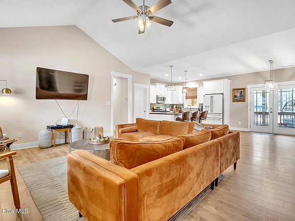 5th image of 460 Quail Road