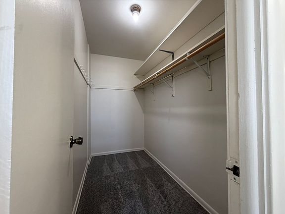 4th image of 1936 Ford Pkwy APT 6