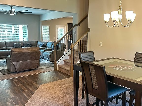 3rd image of 135 Collington Cir