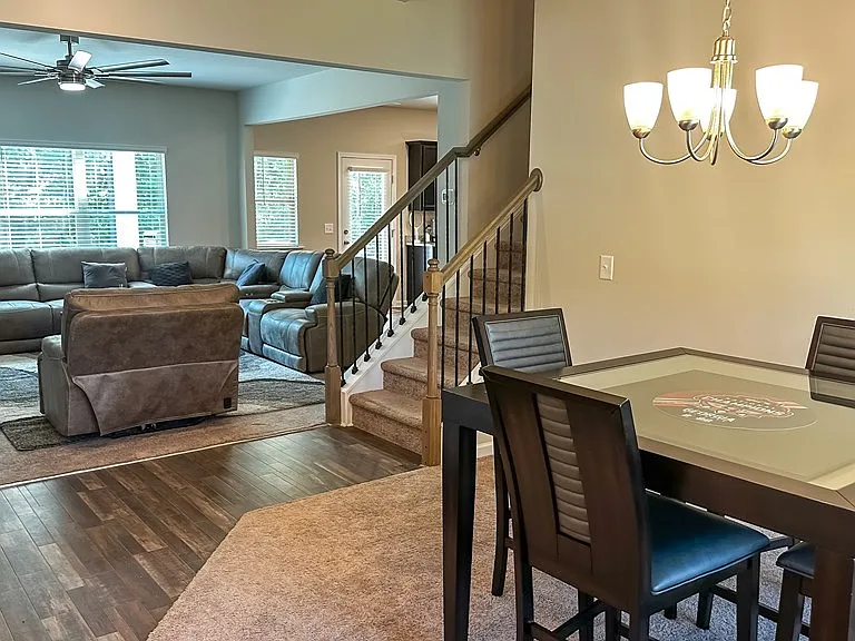 135 Collington Cir — Photo 3